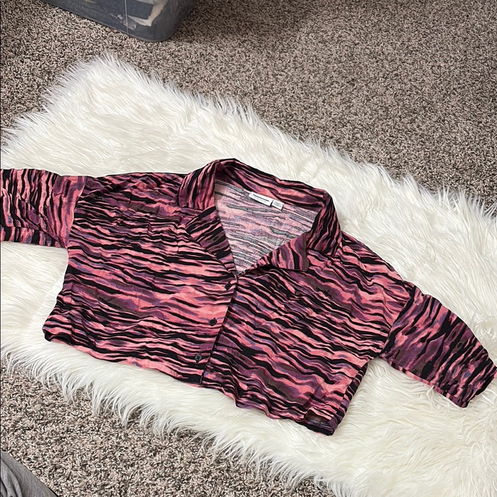 NWOT Noisy May Multi Color Boxy Oversized Blouse Cropped Size XS